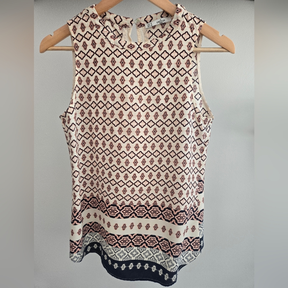 Geometric Sleeveless Blouse - Black and Cream
